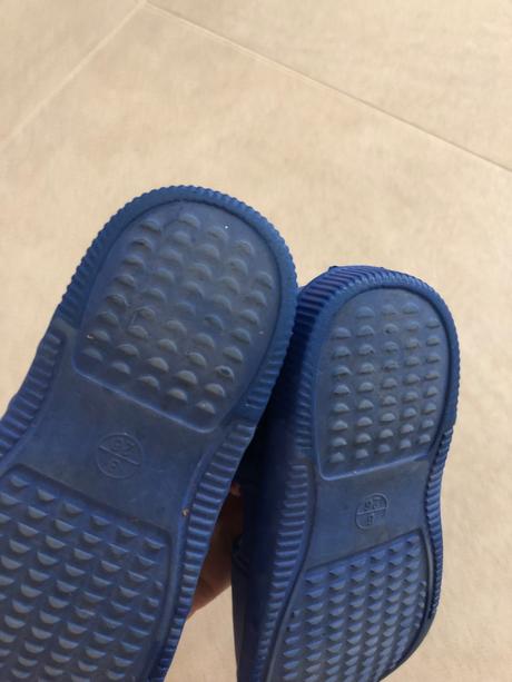 Gumenne sandalky, 26