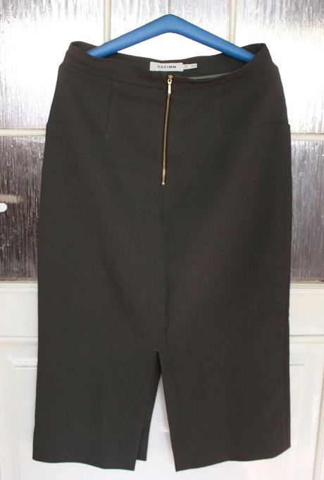 Biznis kvalitna sukna cefinn pc.150 eur, l