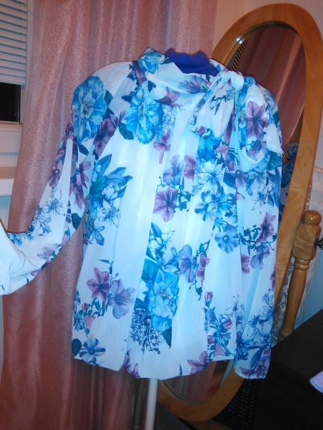 Podšitá bluzka s kvetmy - s mašlou, h&m,s