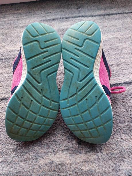 Tenisky na šnúrky, 31