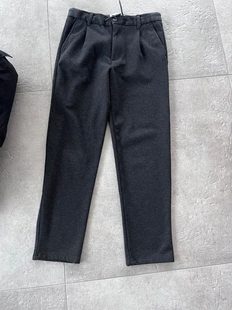 Športové nohavice top stav, zara,134