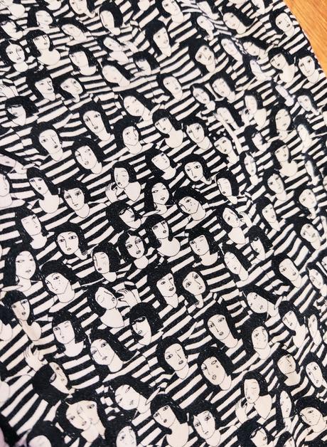 Nohavice s tvárami medicine, xs