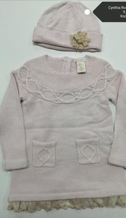 Ružové svetríkové šaty s čiapkou a čipkou, 98