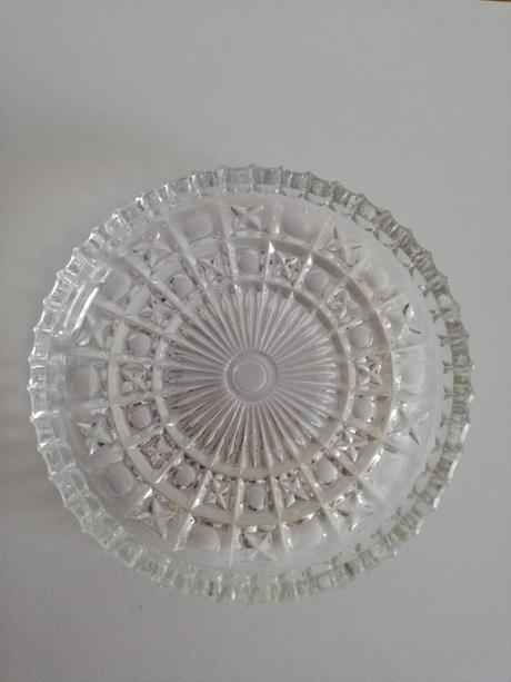 Sklenené brúsené tanieriky, 