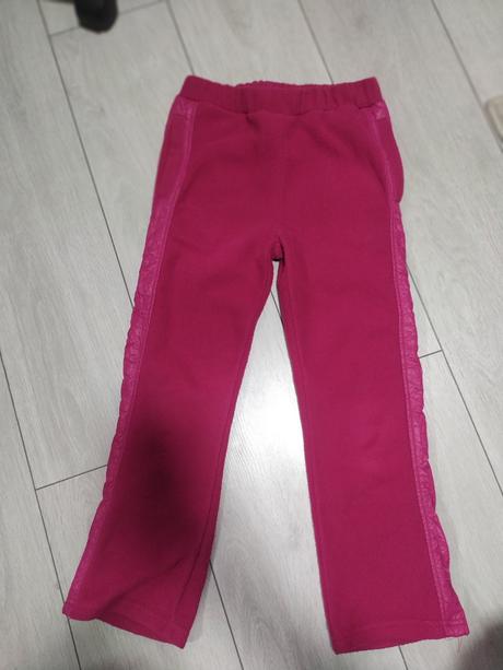 Teplé dejové tepláky, 134