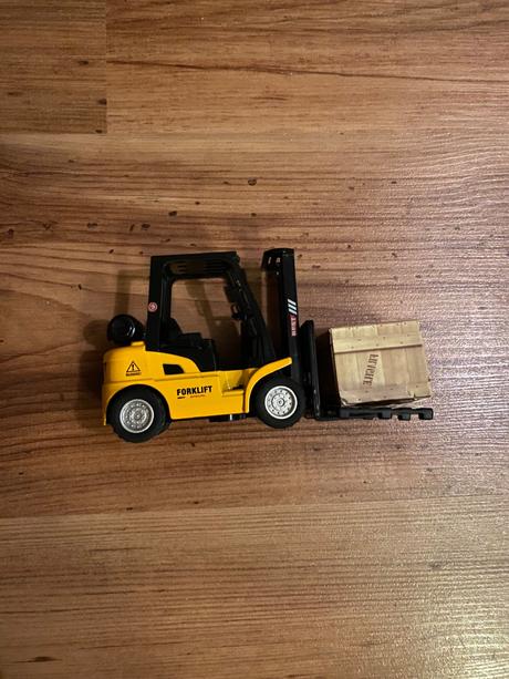 Auta - traktory, vysokozdvizny vozik, autozeriav,