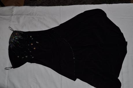 Čierny elegantný komplet s kamienkami a flitrami, 38