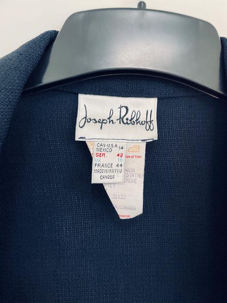 Šaty na ramienka a sako, 42