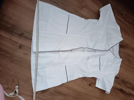 Zdravotnícka uniforma, 38