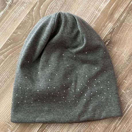 Dámska oteplená čiapka s kamenkami, 