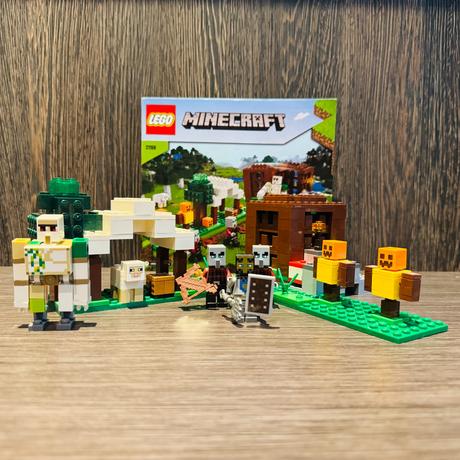 Lego minecraft 21159 základňa pillagerov, 