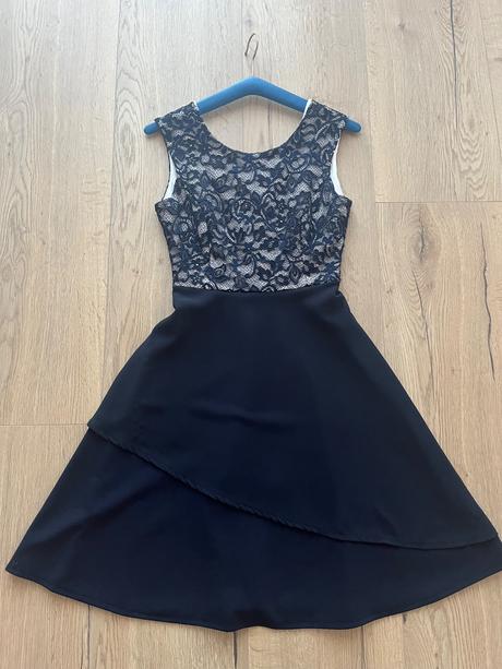 Tmavomodre šaty s bolerom, 36