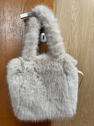 Kožušinová kabelka,