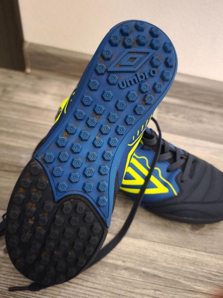Halovky umbro, umbro,38
