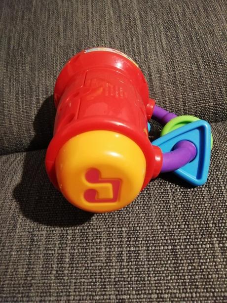 Hrajúca baterka v super stave,