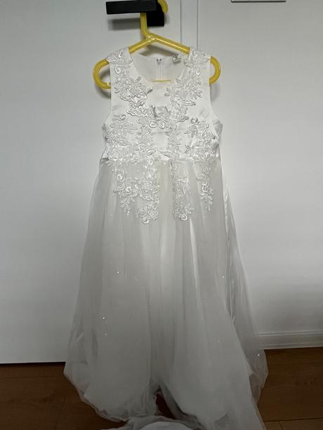 Šaty na sv. prijímanie, 140