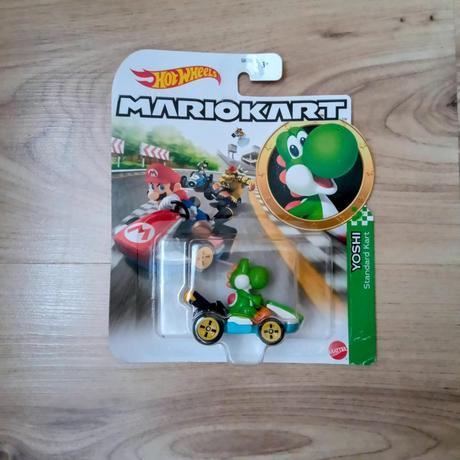 Hot wheels, mariokart,