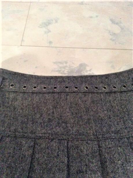 Tvídová sukňa, 36