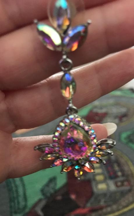 Krásne elegantné farebné naušnice, 