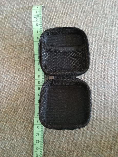 Prenosne cestovné puzdro na slúchadlá,