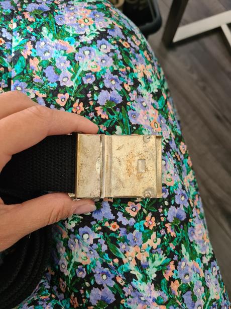 Opasok s kamienkami,