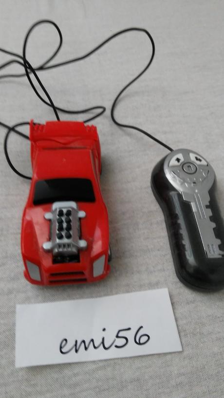 3401 červené auto, 