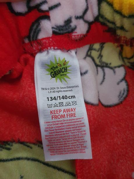 Grinch pyzamo 134-140, 134