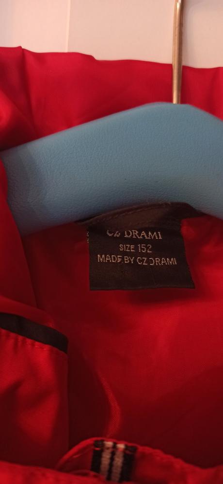 Tenká vetrovka, 152