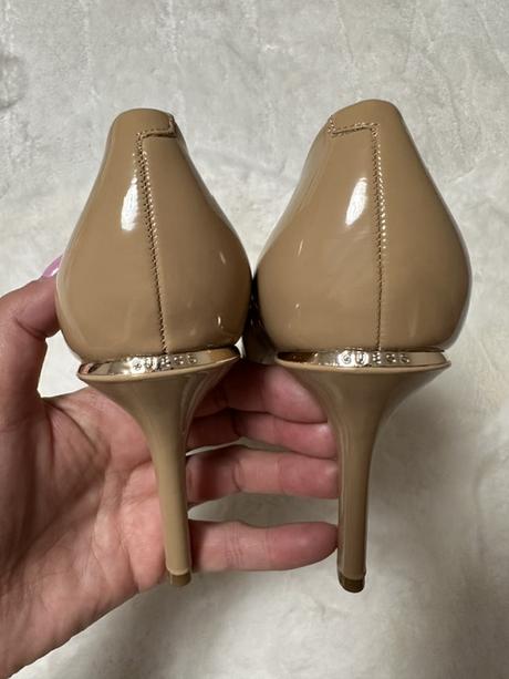 Béžovo-hnedé lakované lodičky zn. guess originál, guess,39