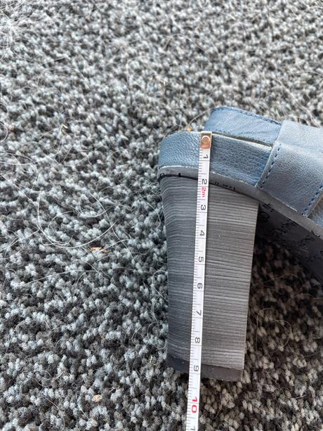 Sandáliky na podpätku, 38