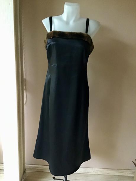 Splocenske saty s kozusinkou, 42