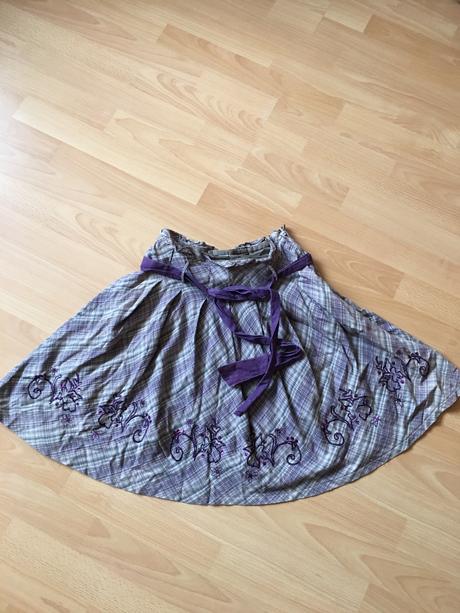 Podšitá sukňa, 140