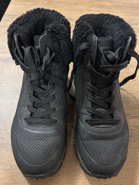 Krasne topánky s kozušinkou, skechers,36