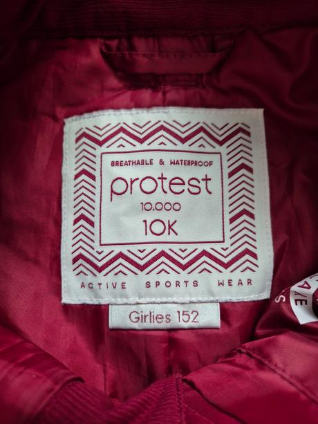 Protest zimne nohavice, 152