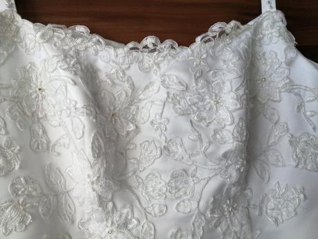 Svadobné šaty, 