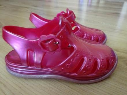 Sandálky do vody, 22