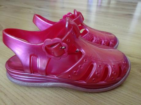 Sandálky do vody, 22