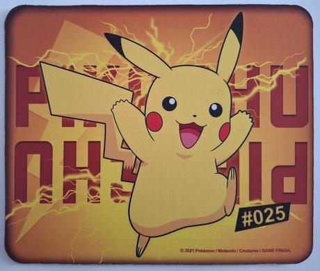 Pokémon herná podložka na stôl pikachu, 
