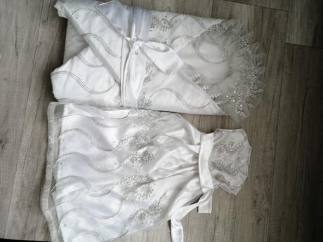 Perina ku krstu plu šaty luxusna, 