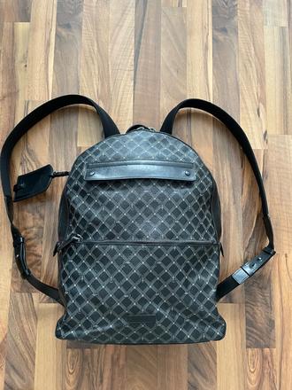 Original trussardi kozeny ruksak.povodne 899e, trussardi