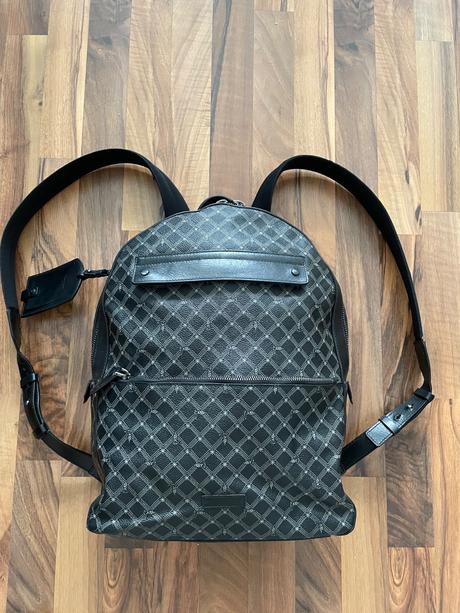 Original trussardi kozeny ruksak.povodne 899e, trussardi