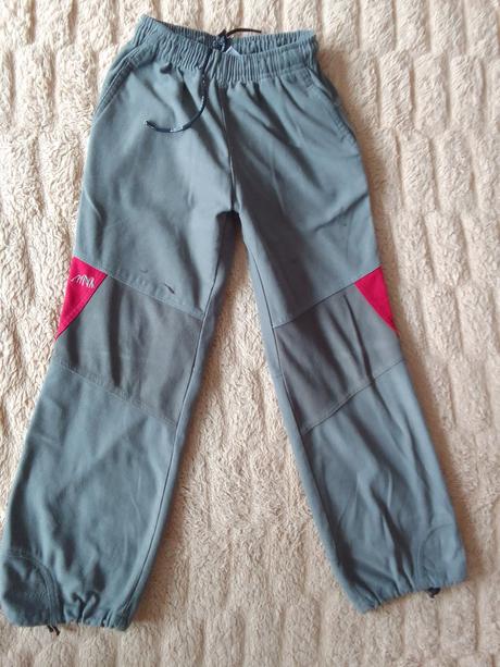 Športové nohavice, 122