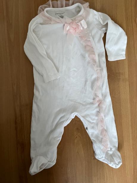 First impression pyzamko s volanikmj 68, 68