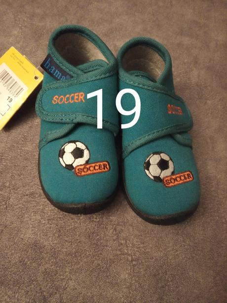 Nove topanočky 19, 19