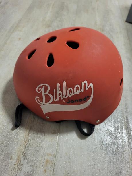 Janod prilba 47 velkost,