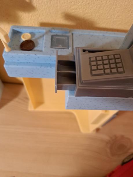 Barbie happy family neighborhood shopping fun, 