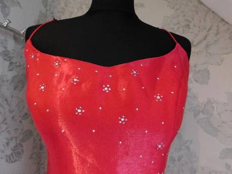 Luxusne slavnostne saty, 38