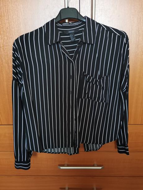 Top blúzka s rozporkom na chrbte forever 21, s