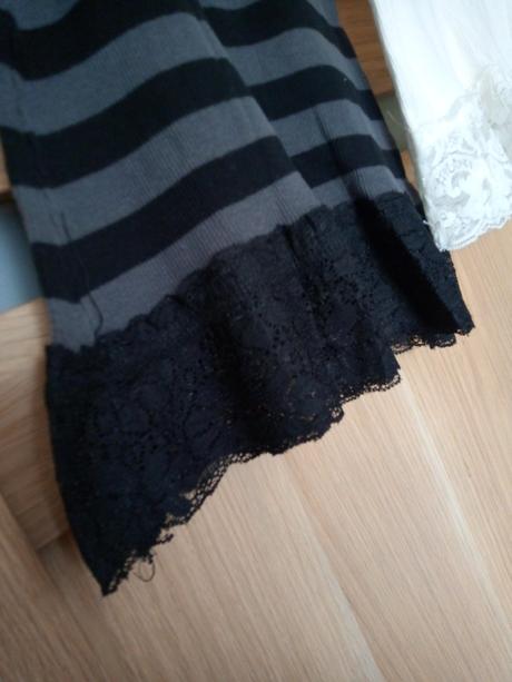 Dve tielka s čipkou, s