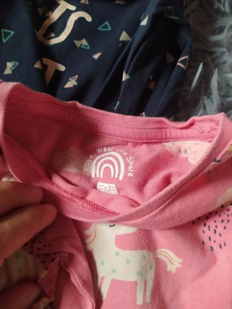 Šaty s dlhým rukávom, 104